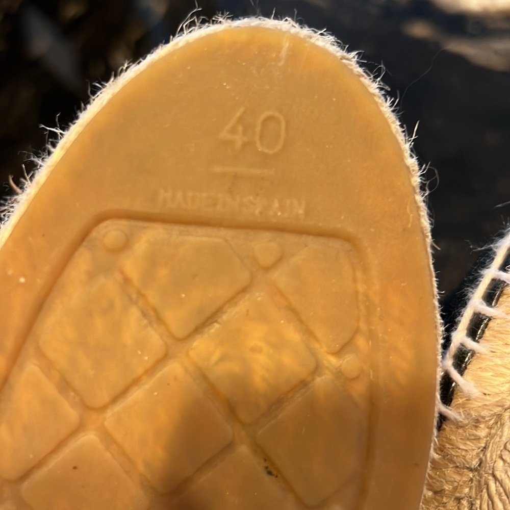 ***SOLD***Authentic EUC Chanel Lambskin Espadrille - Picture 13 of 13